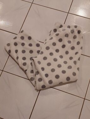 4/$40 Cozy White Fleece Pajama Pants with Gray Polka Dots - Size XL
